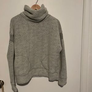 Pull over sweater